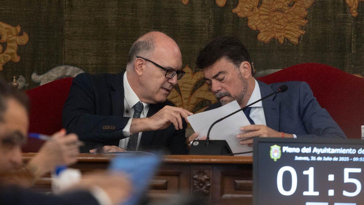 Primeras comparecencias en la comisión de Les Naus: del tripartito a técnicos municipales en Alicante