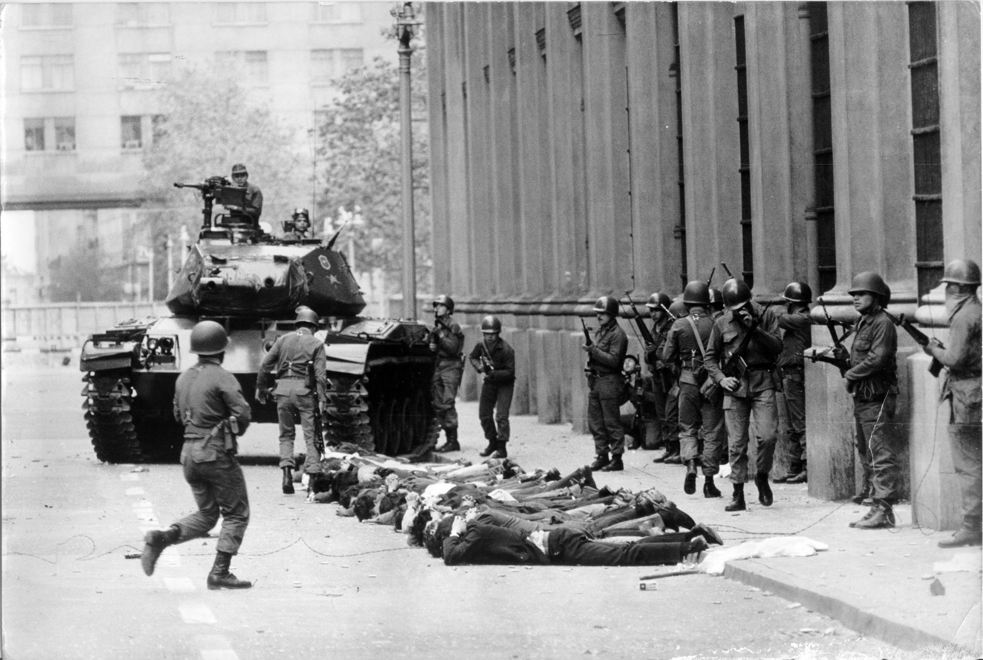 Una imagen del golpe de estado en Chile en 1974, un ejemplo perfecto del 'método Yakarta'.