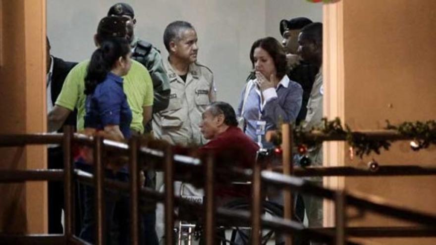El exdictador Noriega regresa a panamá para cumplir condena