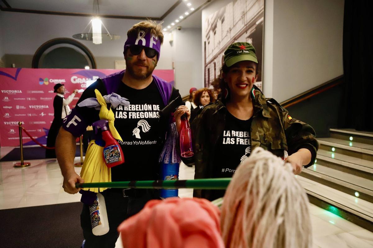 El Cervantes, entre cruzados, neptunos y fregonas en rebelión