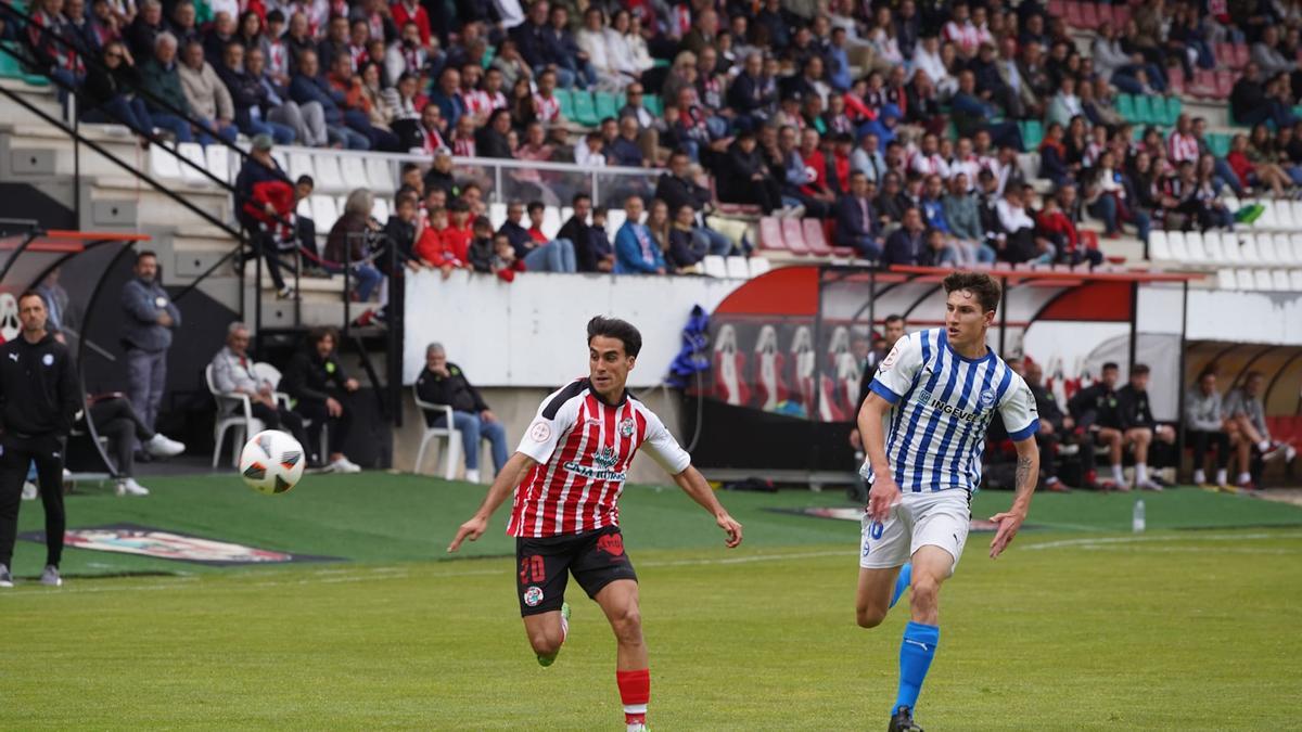 Un avance del Zamora en el partido de este domingo en el Ruta de la Plata.