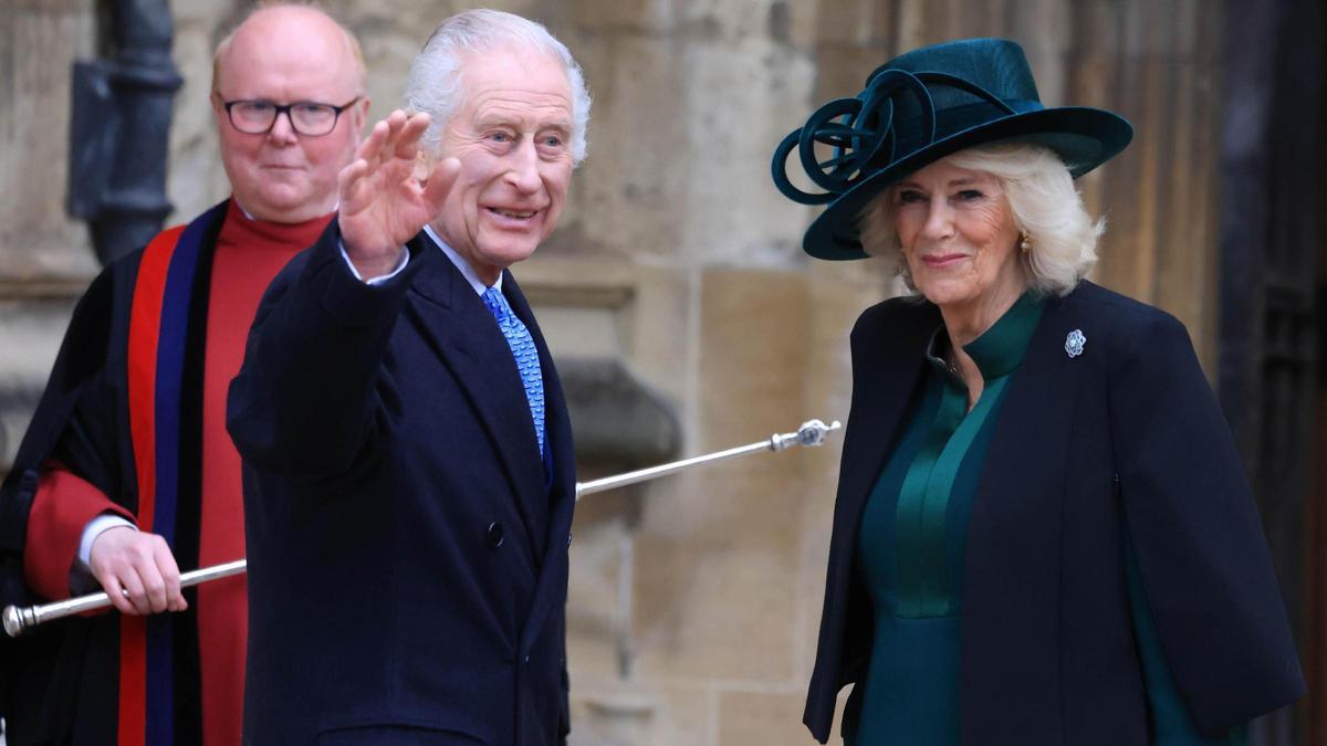 El rey Carlos III con la reina Camila, con la que viajará a Australia