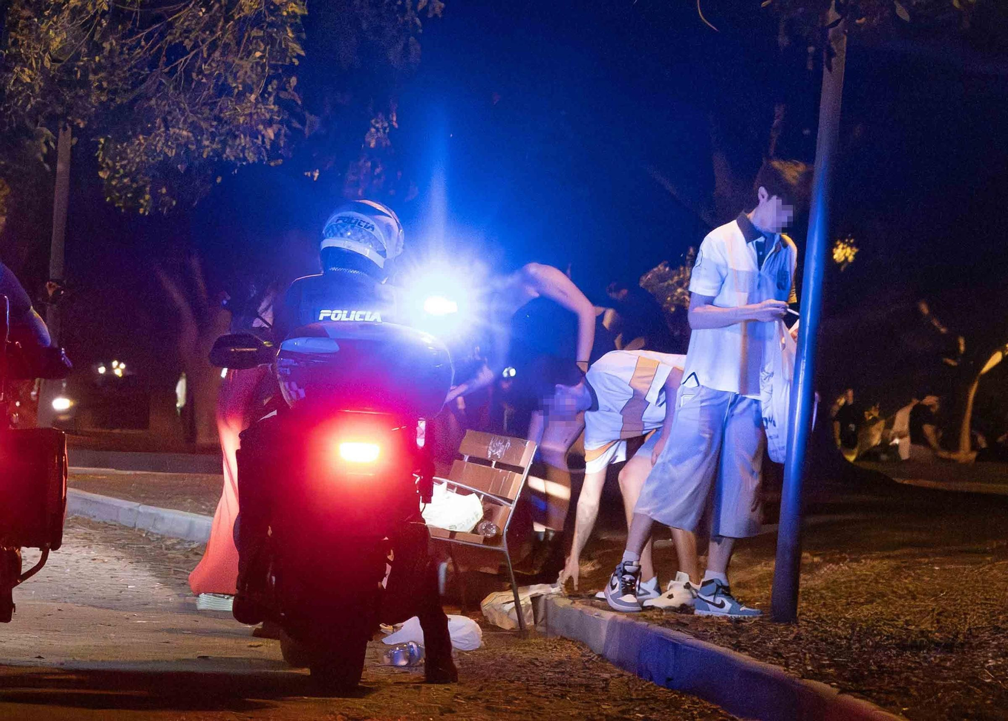 Los martes de ellas’ en la playa de San Juan: la nueva excusa para el botellón