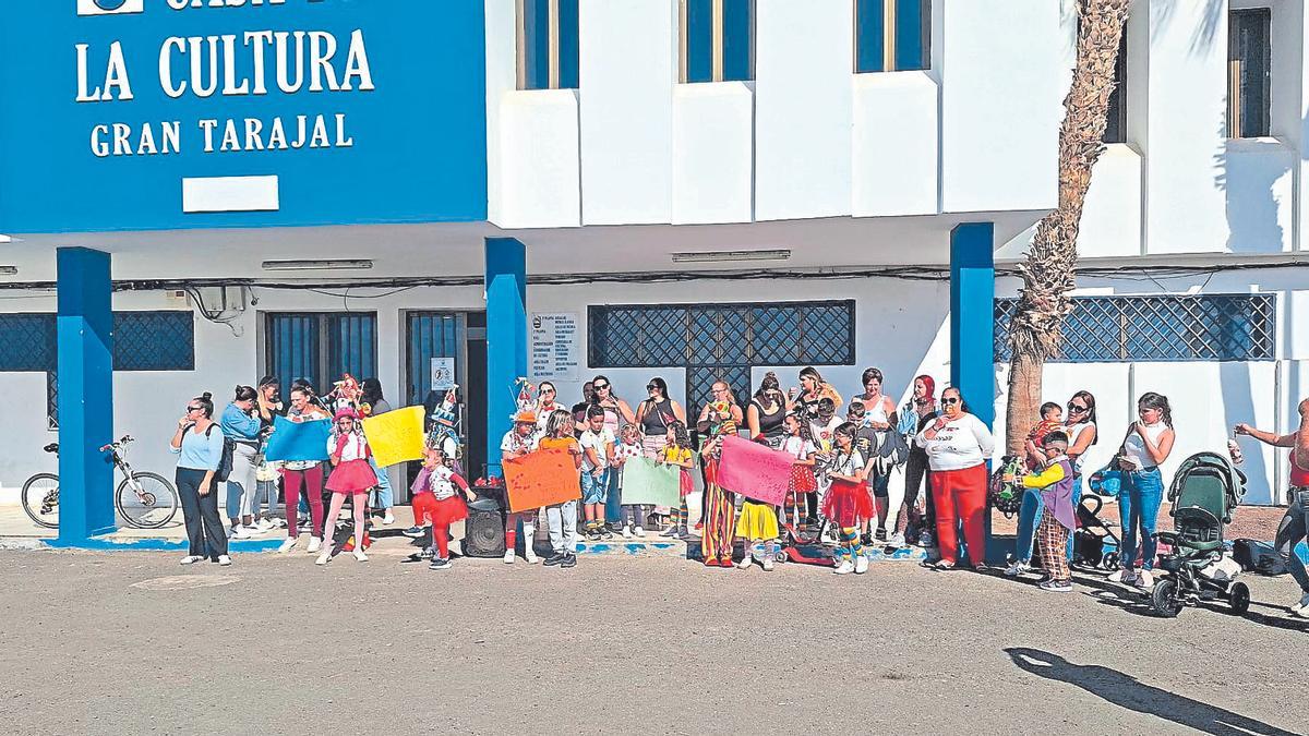 Los niños y niñas mostraron su desilusión por la suspensión del pasacalle escolar
