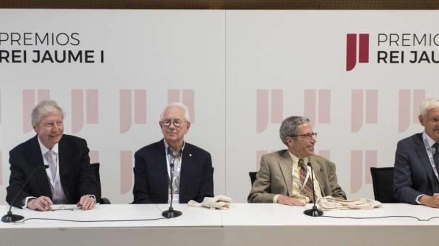 Varios de los Nobel del jurado ofrecieron ayer una rueda de prensa.