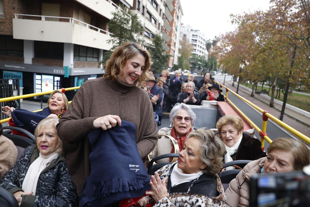 Los mayores llenan la ciudad de villancicos