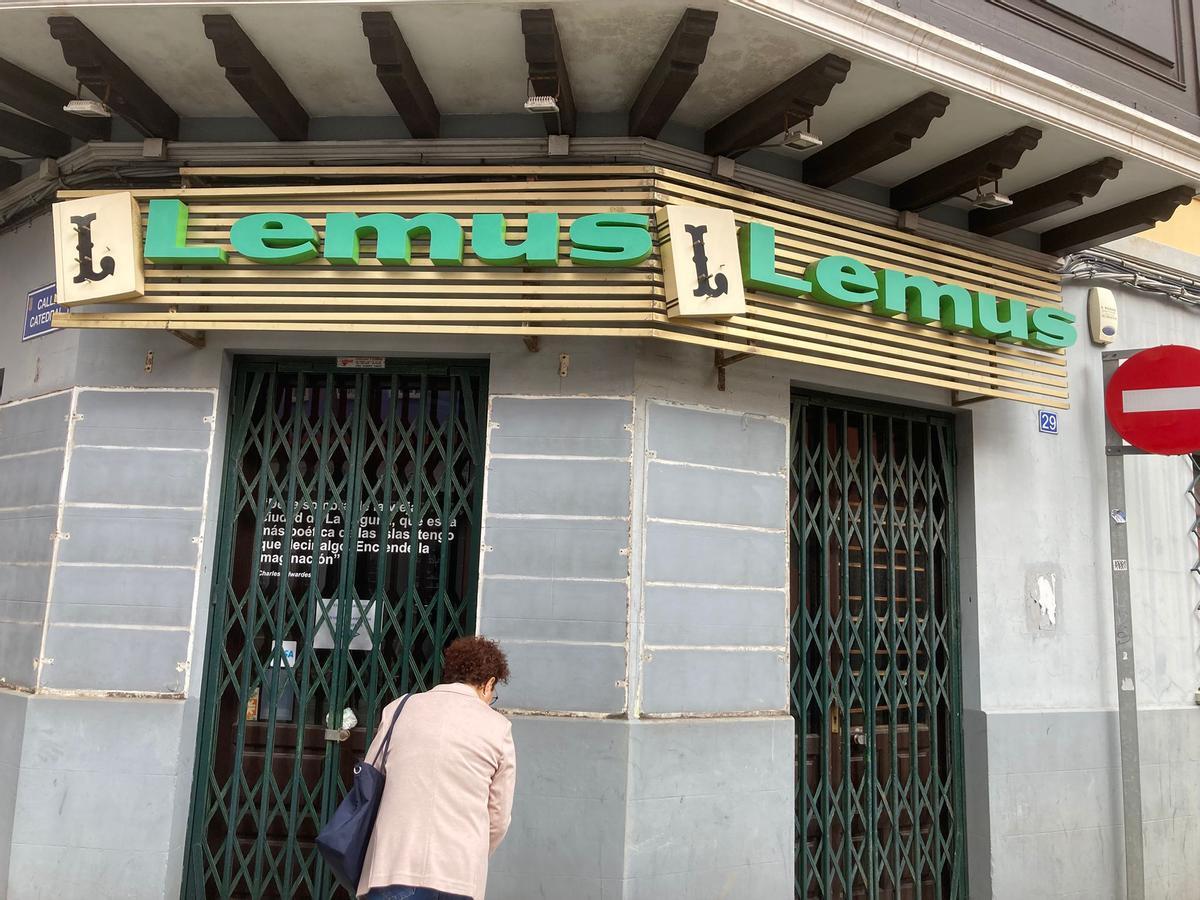 Rótulo de la Librería Lemus, rescatado por Ínsula Signa