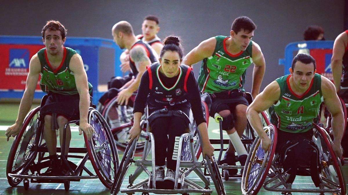 Nilo Bayat, miembro de la selección afgana de baloncesto paralímpico, se ha visto obligada a salir del país tras la llegada de los talibanes.