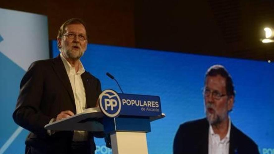 Rajoy va prometre que el PP estarà «al costat» de les víctimes i les seves famílies