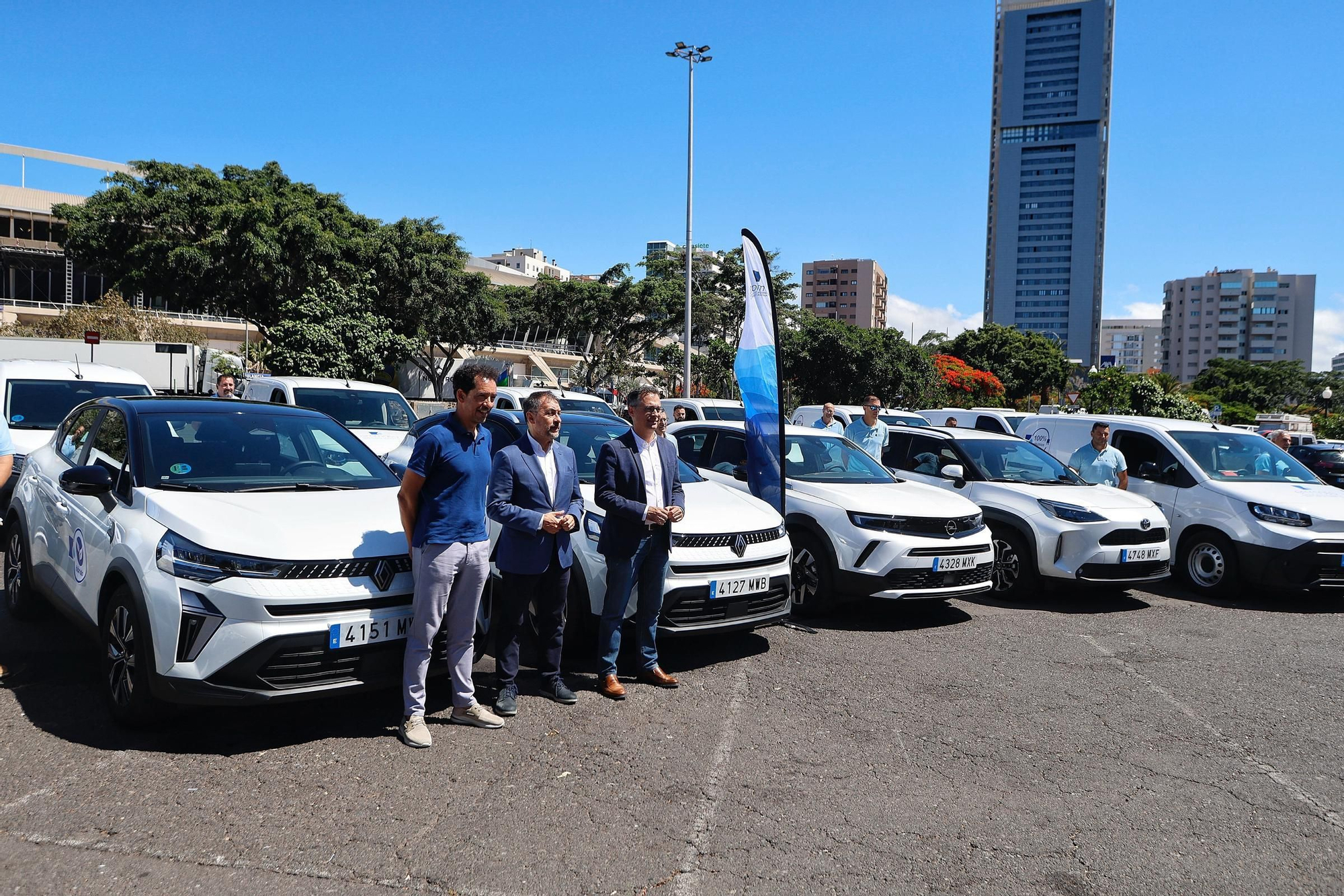 Presentación de los nuevos vehículos incorporados a la flota de Emmasa