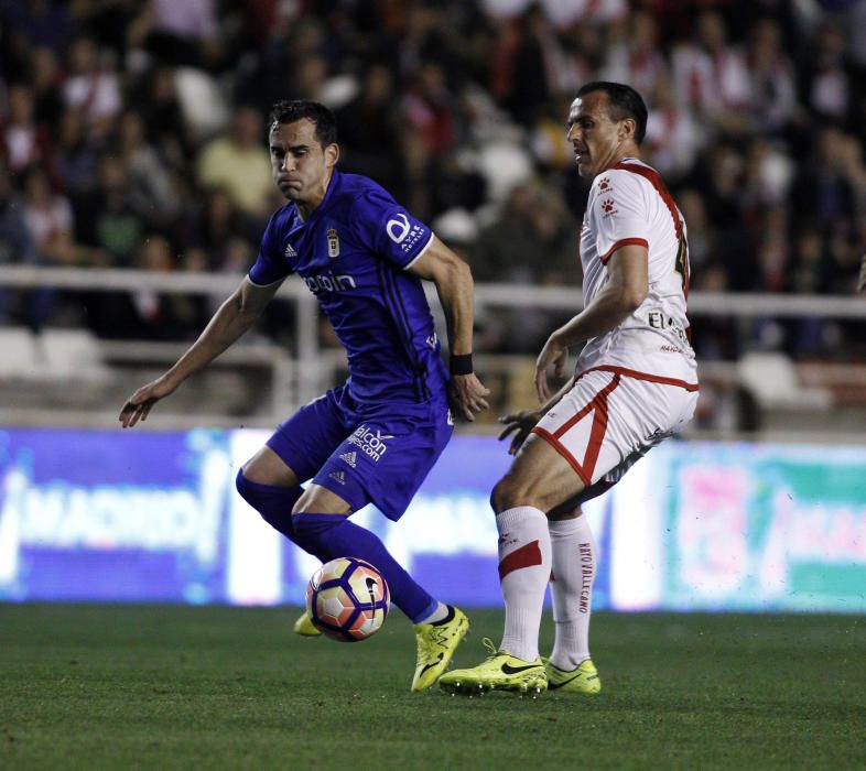 El partido entre el Rayo y el Oviedo, en imágenes