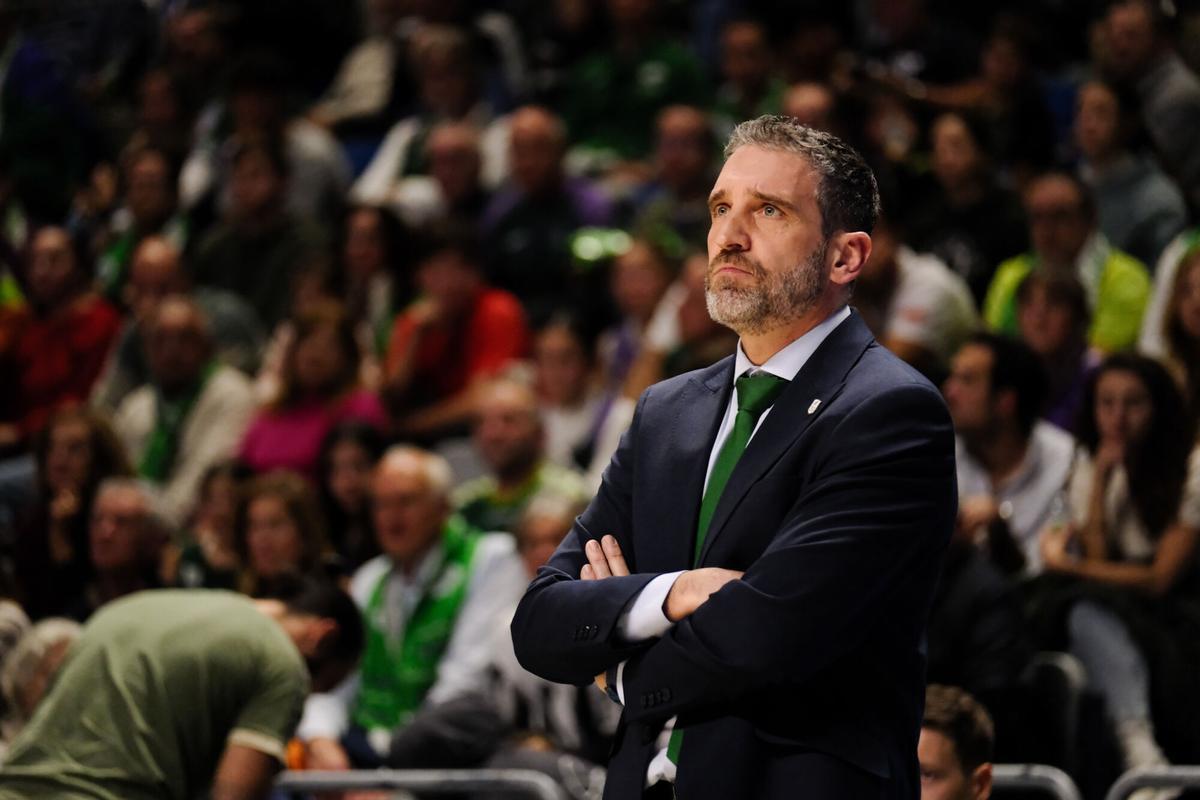 Ibon Navarro, este sábado en el Unicaja-Covirán Granada.