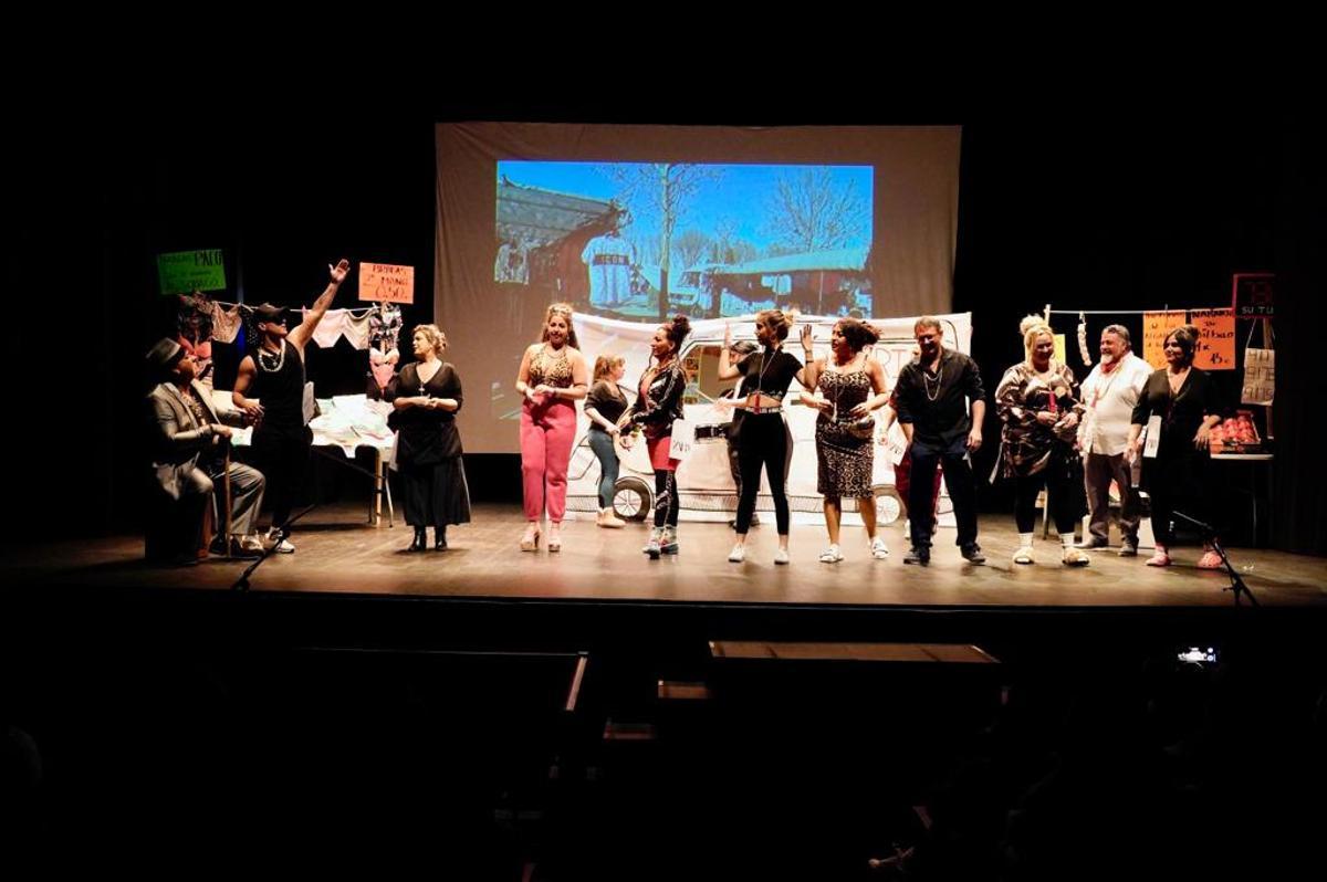 Peña Larra en su edición XXVI con su actuación "El mercao ya abió"