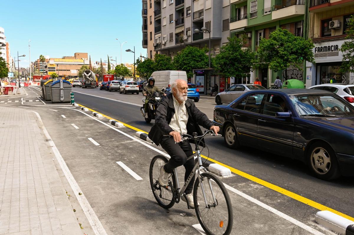 Nuevo tramo del carril bici de la calle San Vicente