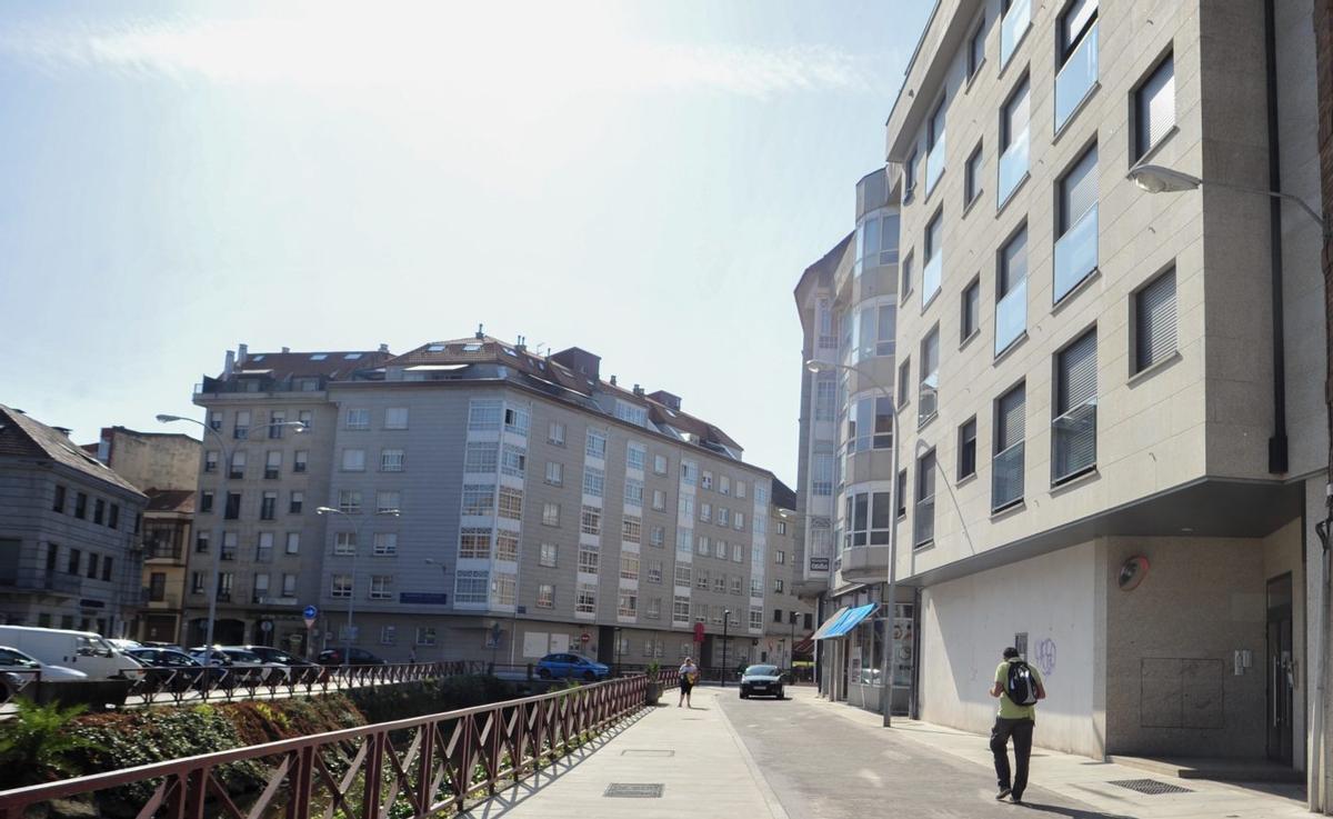 Calle de Vilagarcía donde la Sareb tuvo varios inmuebles. |  Iñaki Abella