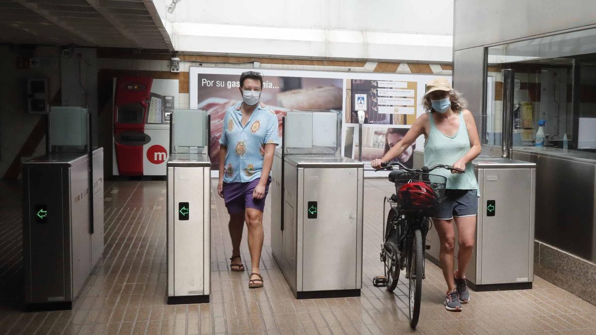 Tarifas y horarios del metro en València.