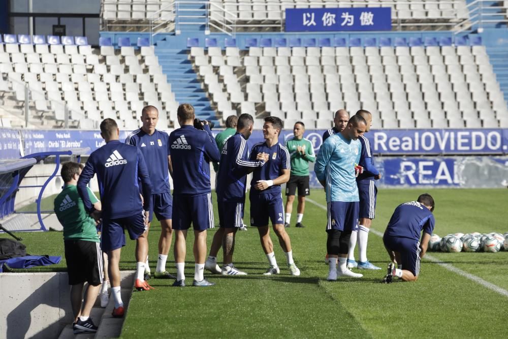 Entrenamiento del Real Oviedo en el Carlos Tartiere