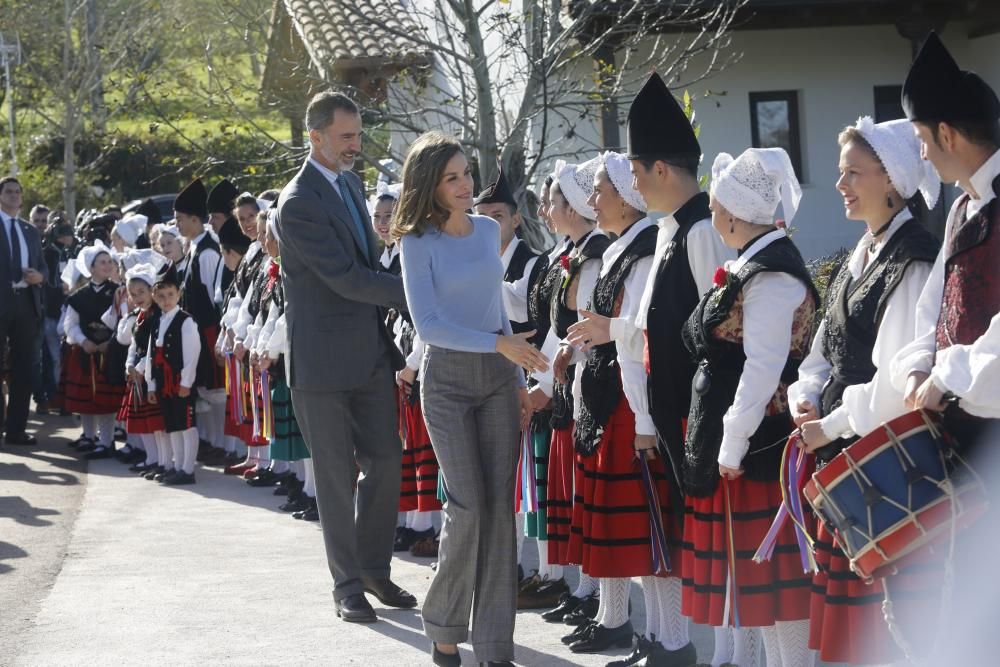 Los Reyes visitan Poreñu, Pueblo Ejemplar 2017