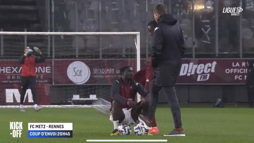 Increíble pero cierto: un jugador del Metz se niega a calentar tras conocer que iba a ser suplente