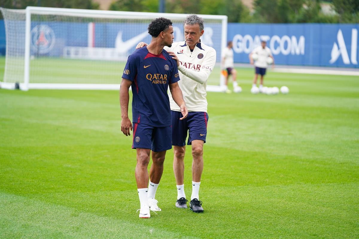 El PSG presume del retorno de Mbappé... ¡en el estreno de Dembélé con el grupo! El PSG presume del retorno de Mbappé... ¡en el estreno de Dembélé con el grupo!