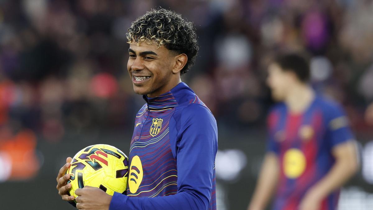 Lamine y Eric se ejercitan con normalidad con el resto del grupo en la sesión de recuperación