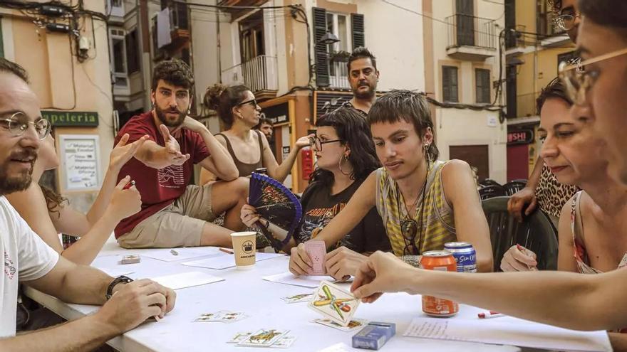 Joan Llopis (Brunzit): “No romantitzam sopar a la fresca: ho reivindicam perquè ho estam perdent”