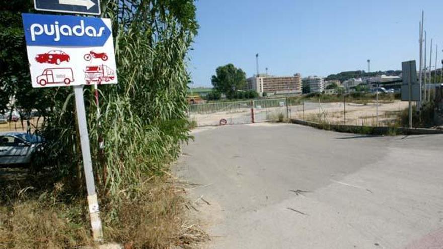 El terreny on es farà la piscina és un aparcament d&#039;autobusos.