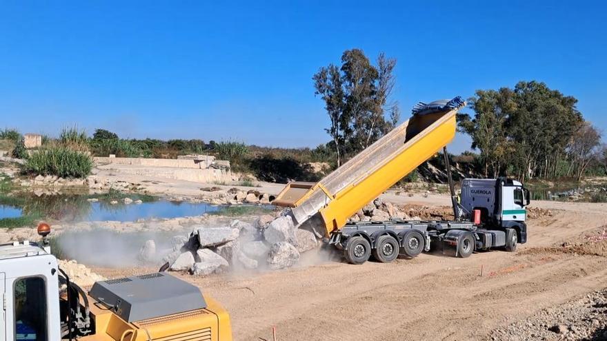 La CHJ avanza en la construcción de la mota en el río Magro para proteger Guadassuar de inundaciones