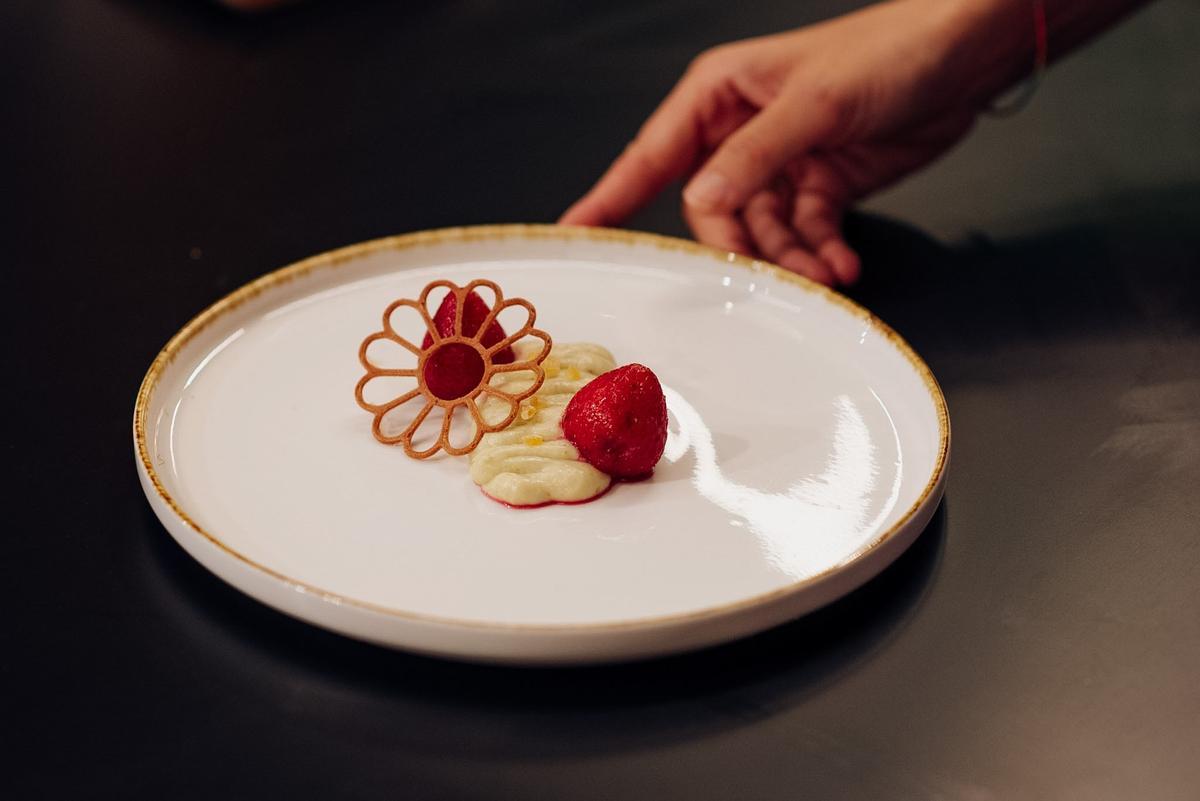 6. Cabralescake y crujiente de fresas