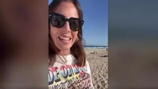 "¡Viva Fuerteventura!": Anabel Pantoja, pletórica, desembarca en la isla y se acuerda de María Patiño