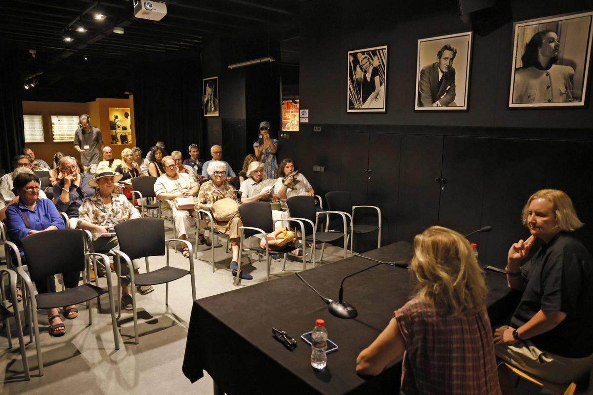 L'acte al Museu del Cinema en què s'han projectat diverses peces de videoart de l'artista Rosa Brugat.