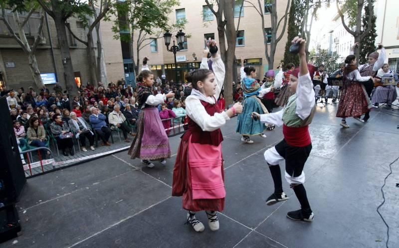 Escuelas de jotas en la Plaza de la Rebolería