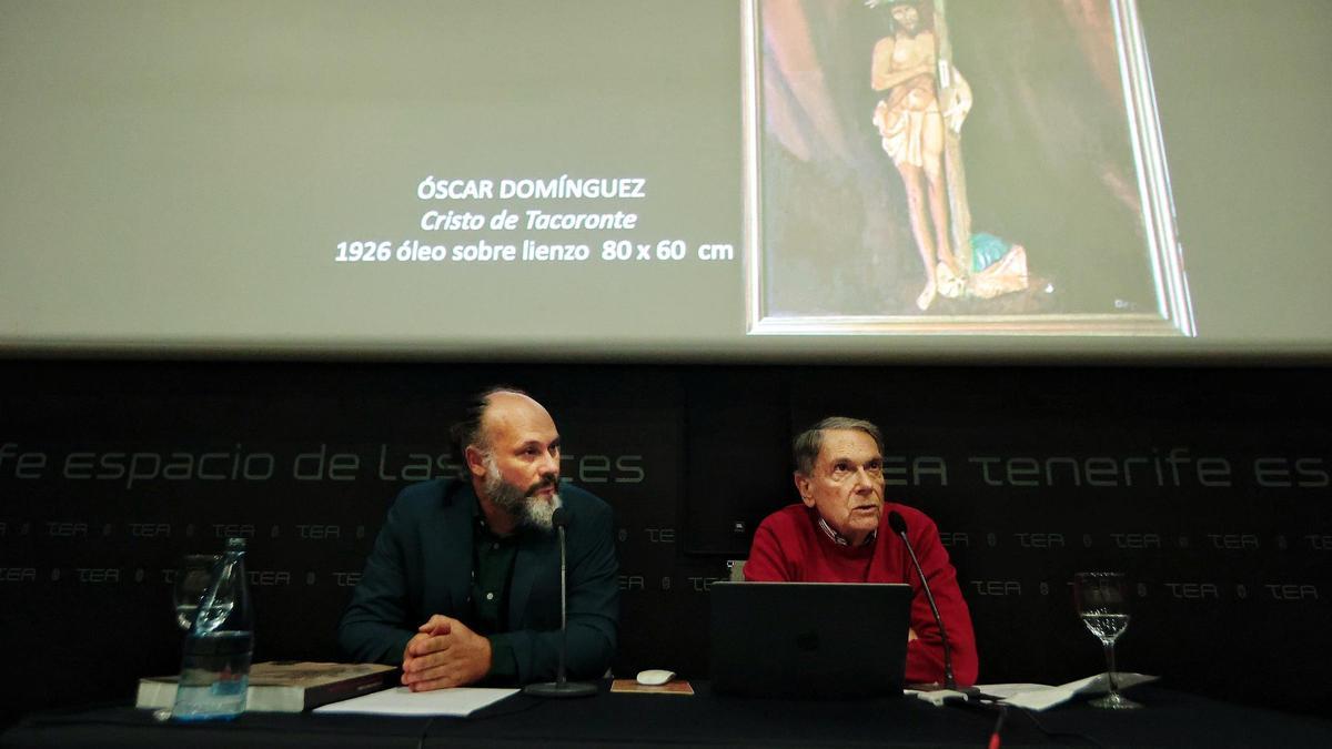 Isidro Hernández Gutiérrez (i) y José Carlos Guerra Cabrera (d), durante el acto celebrado este sábado en TEA.