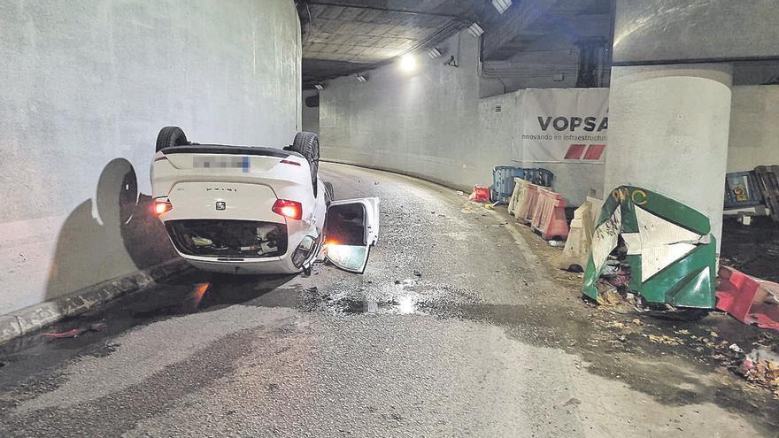 Auto überschlägt sich: Fahrerflucht nach Crash im Tunnel in Palma de Mallorca