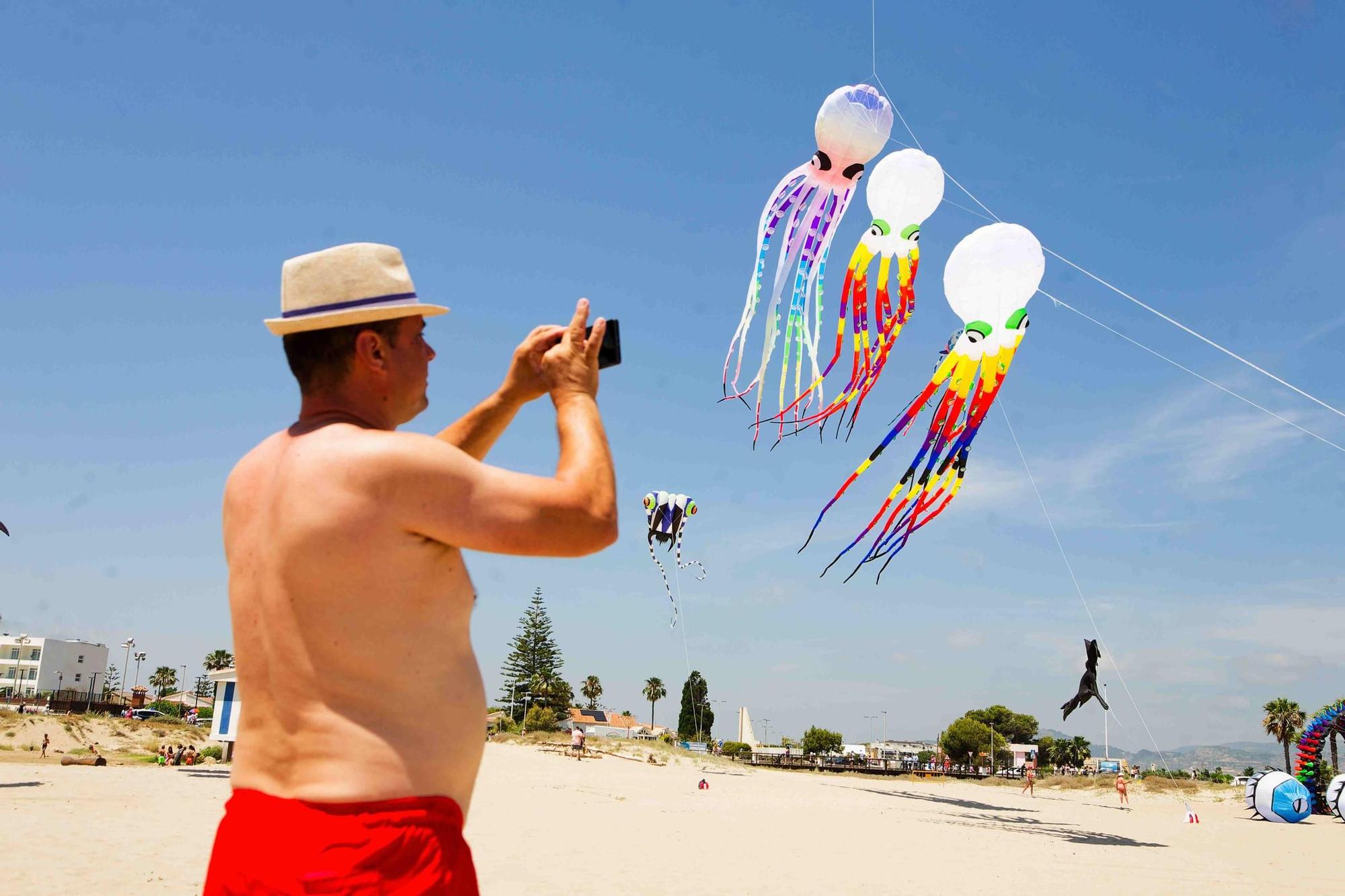 Las imágenes de la primera jornada del espectacular Festival del Viento de Castelló