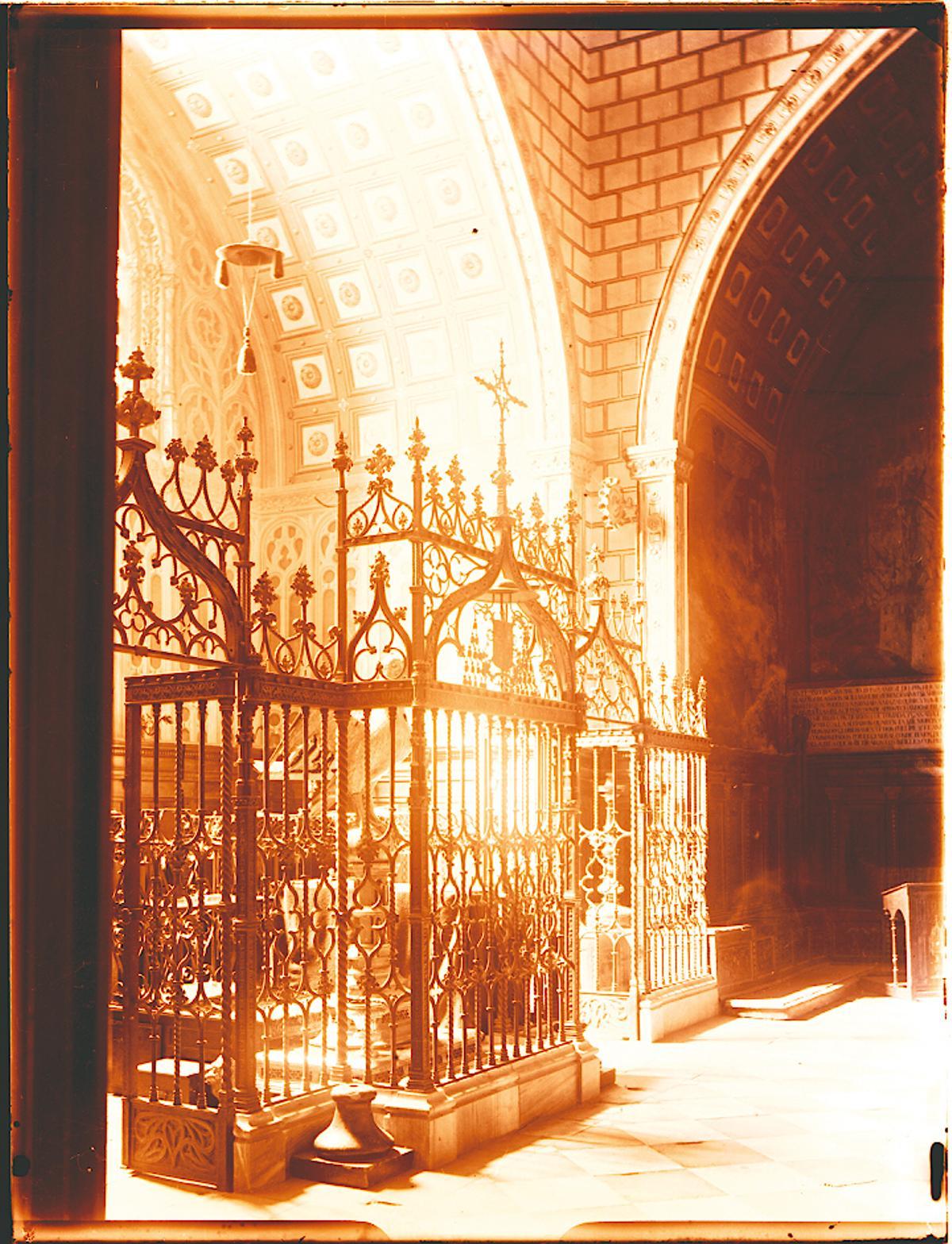 Las fotos antiguas para descubrir la otra cara de la Catedral de Toledo