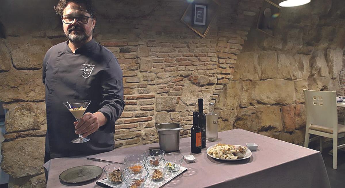 El chef Juan Luis Santiago, al frente de Garum 2.1.