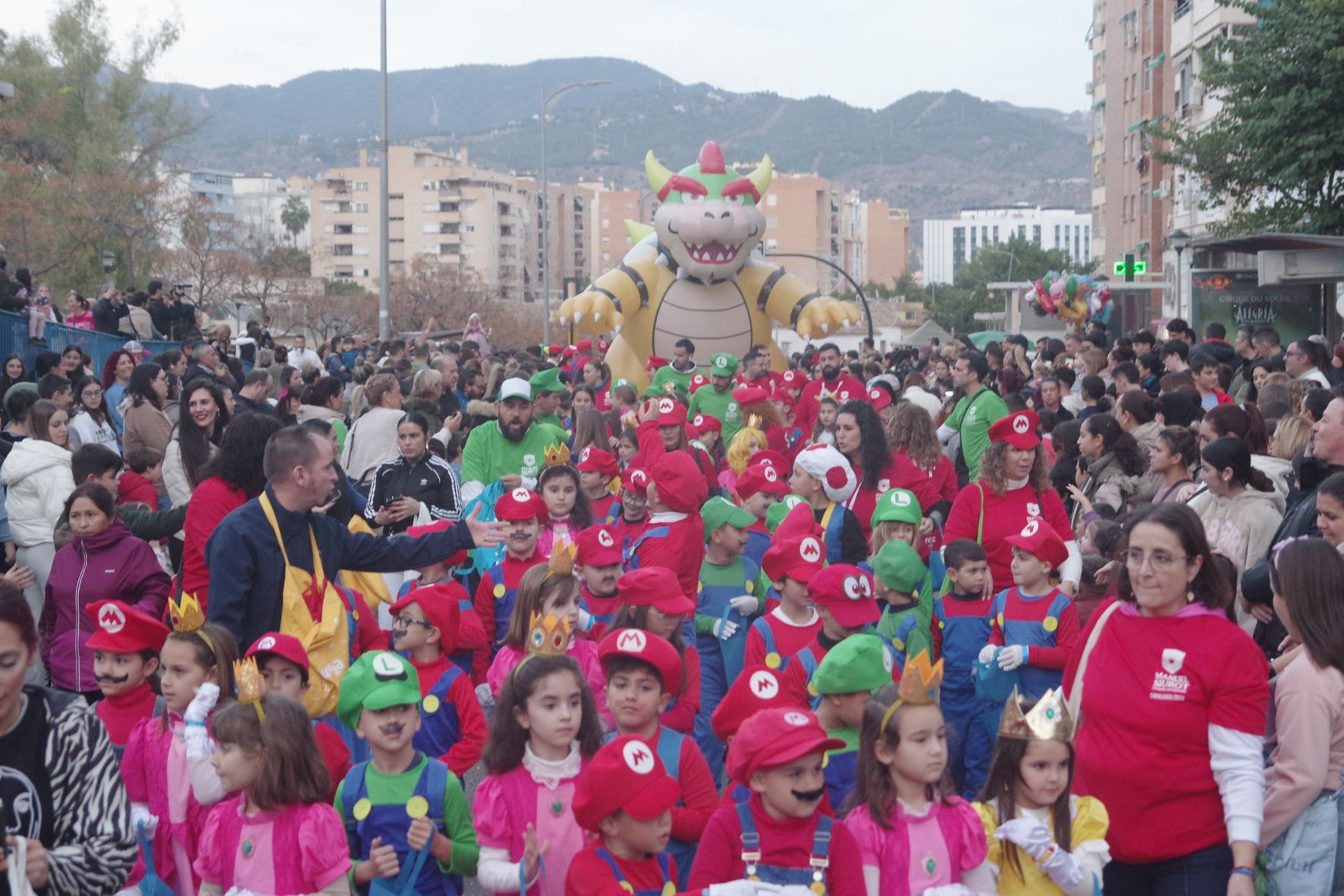 La cabalgata de los Reyes Magos de Miraflores 2024, en imágenes