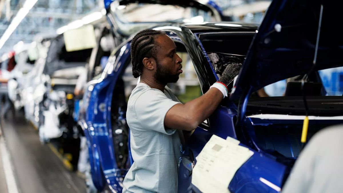 Renault piensa en despedir a 3.000 trabajadores para recortar costes fijos