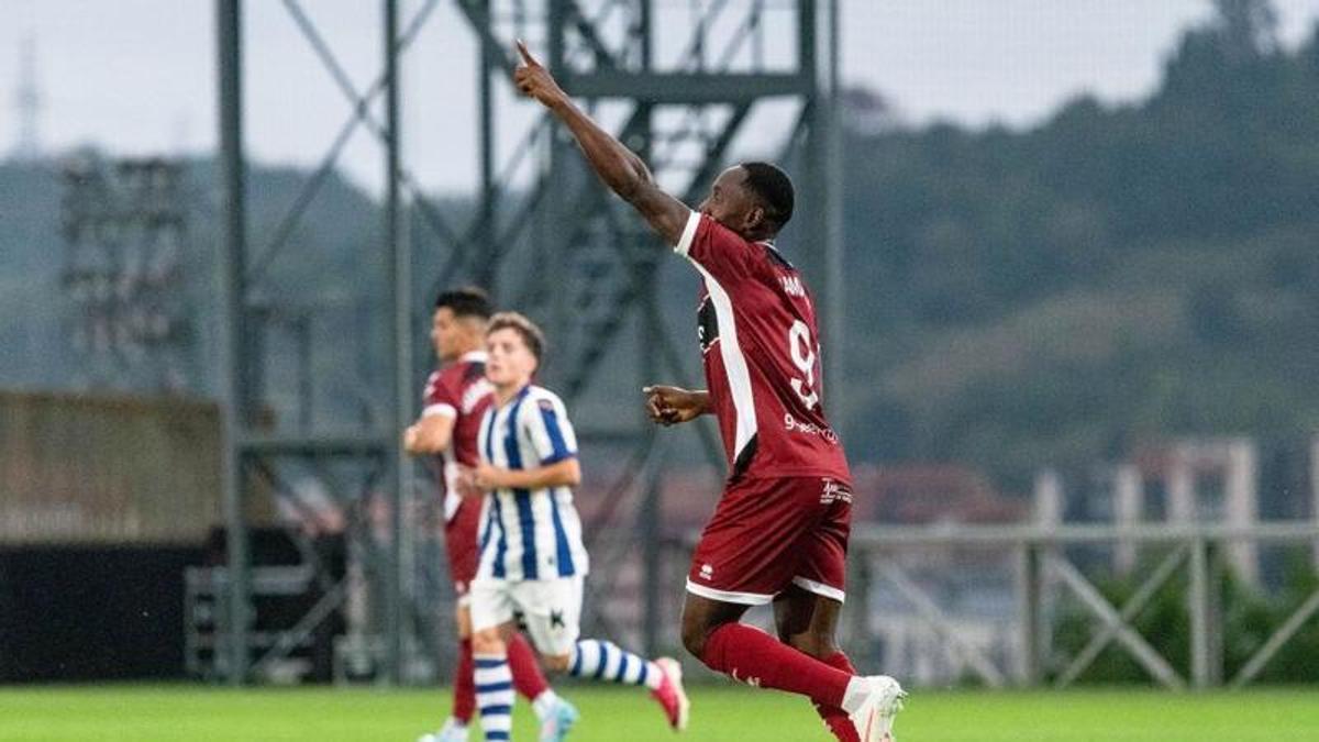 Camara celebra el primer gol del Castellón esta temporada.
