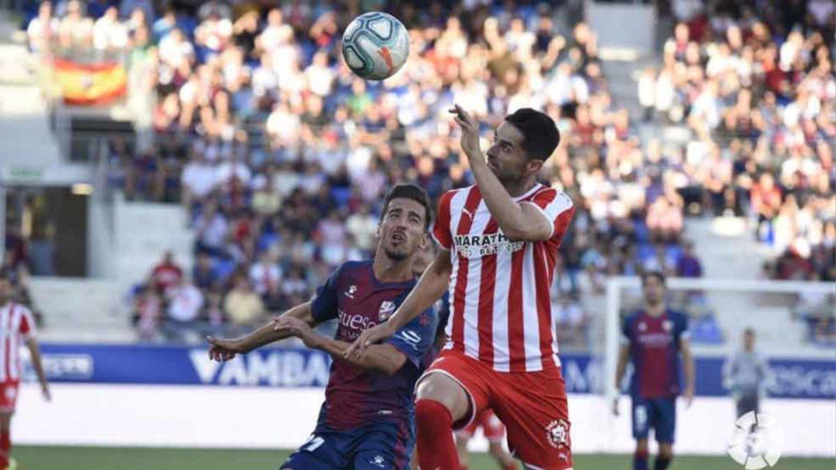 Con una victoria, el Huesca superaría al Almería en puntos y se posicionaría como el perseguidor directo del Cádiz