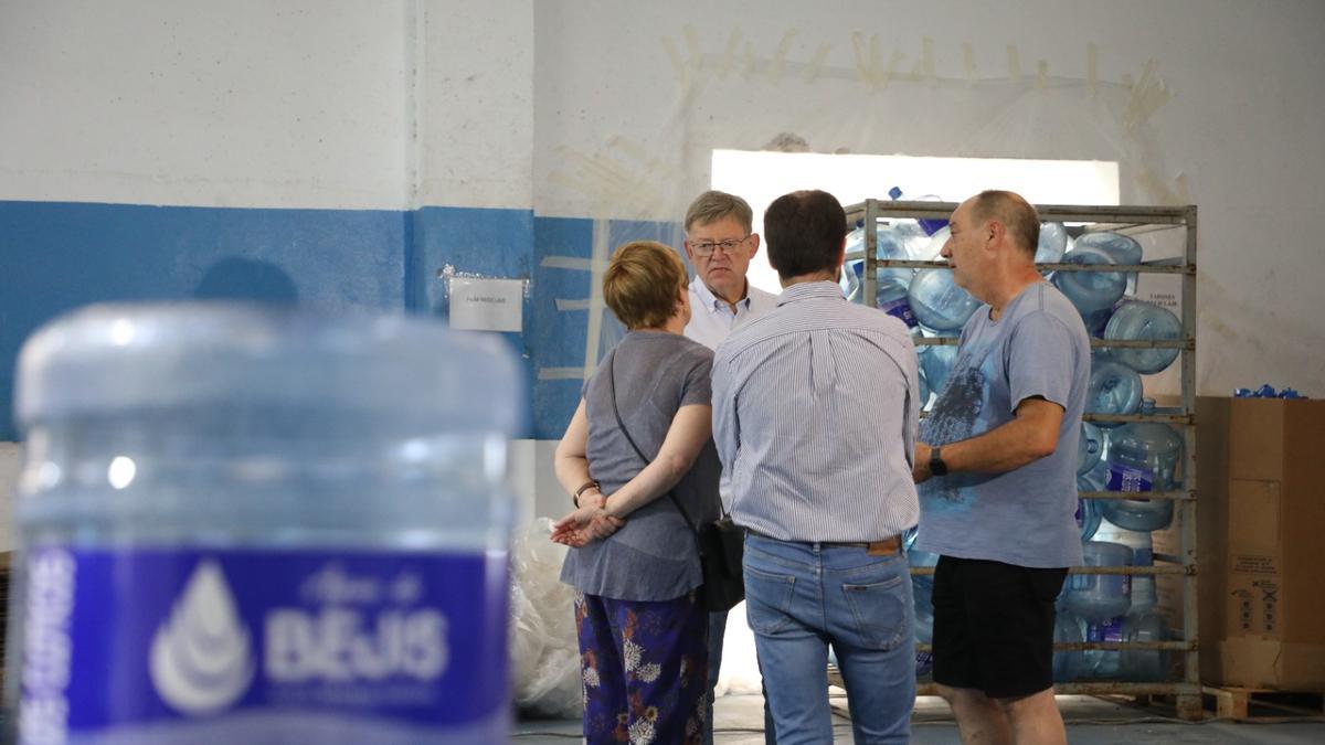 Puig visita la planta embotelladora de Bejís tras el incendio.