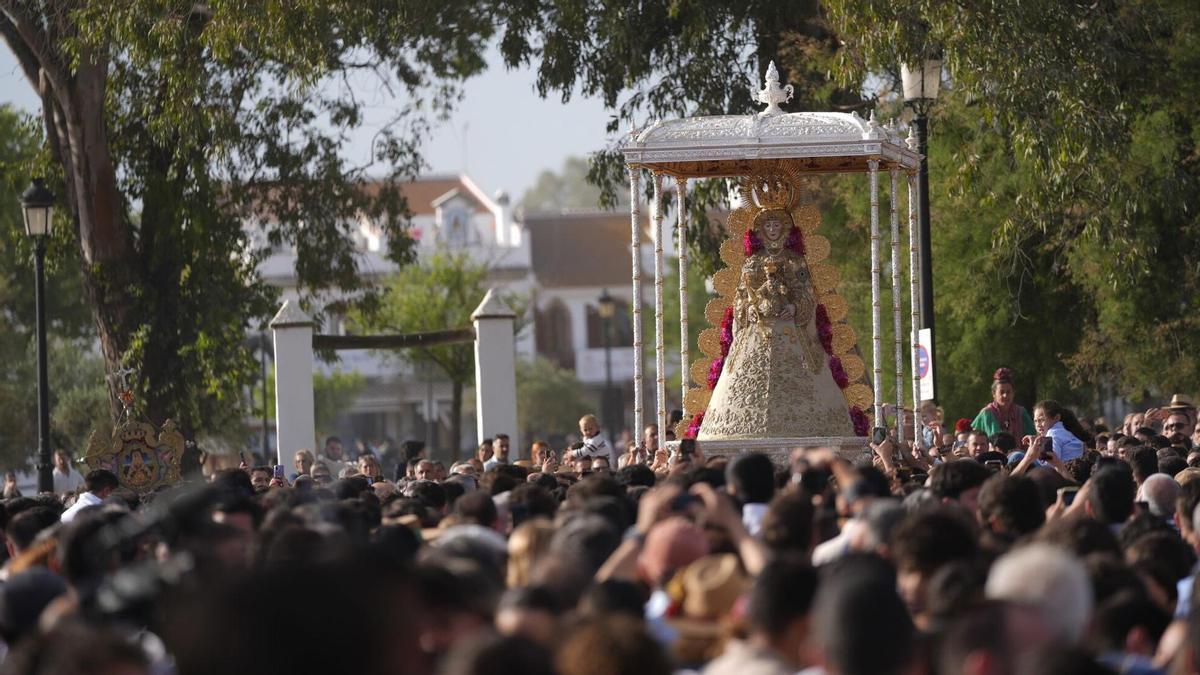 Las imágenes de la salida de la Virgen del Rocío