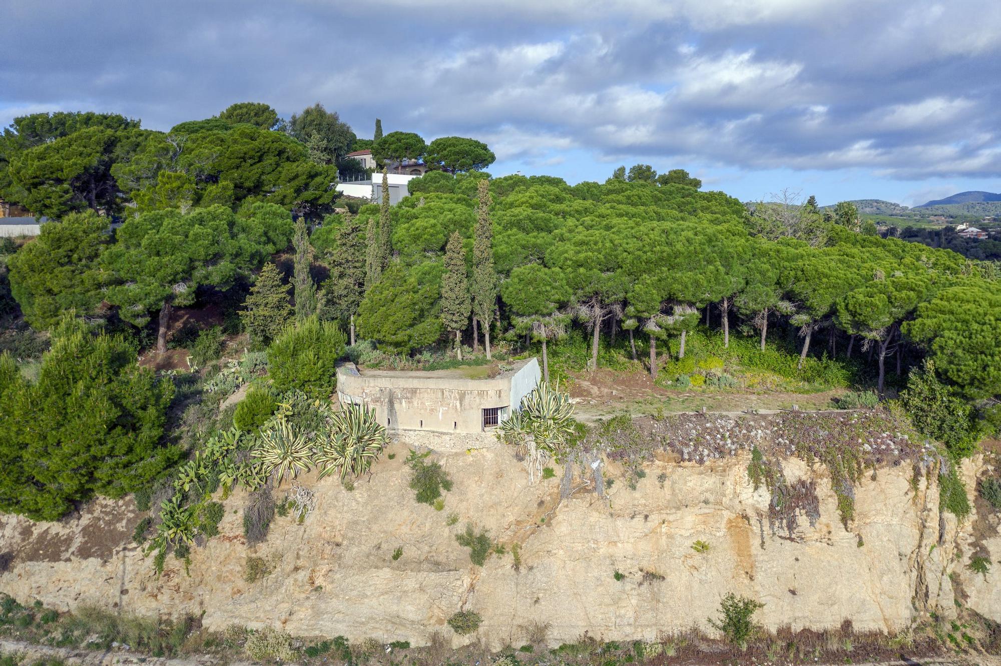 Entre el mar y la montaña, ahí es esconde este precioso pueblo de Barcelona.