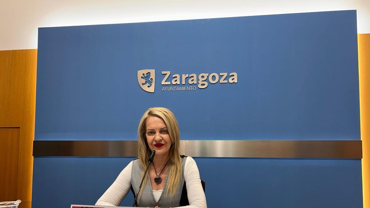 La concejala socialista Ros Cihuelo, este jueves en el Ayuntamiento de Zaragoza.