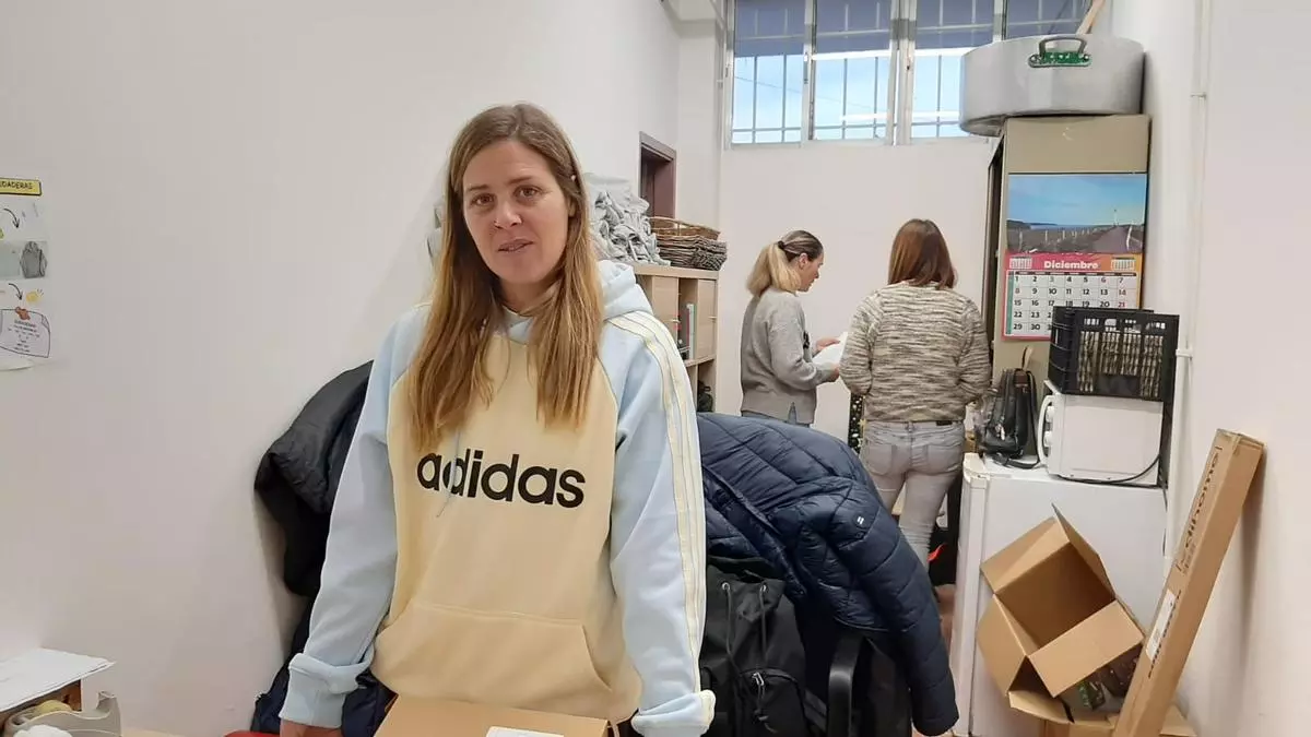 Las familias del colegio de la Pola donde está prohibido jugar al fútbol en el recreo acatan la medida: "Hay opiniones para todos los gustos, pero no ha habido quejas"