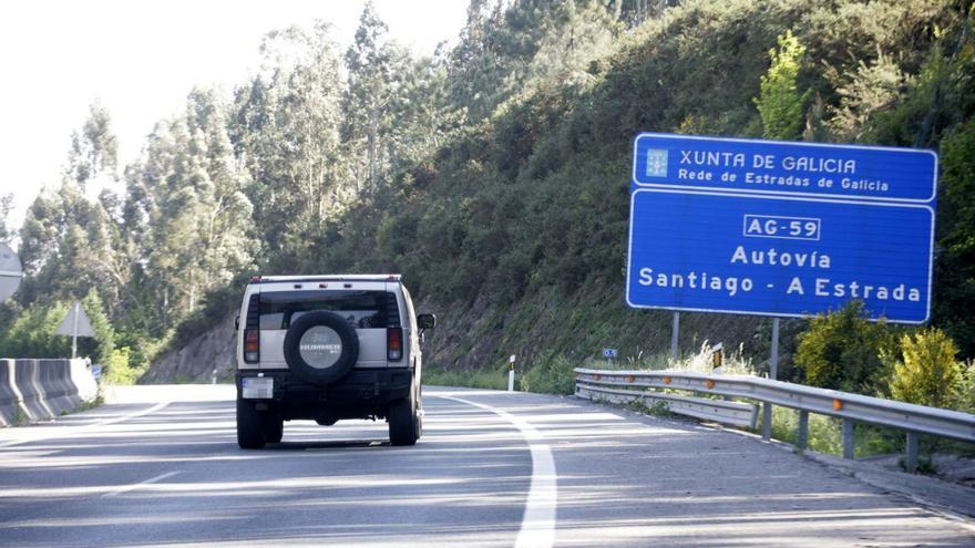 Un vehículo circula por el tramo operativo de la autovía. //Bernabé/ Cris M.V.