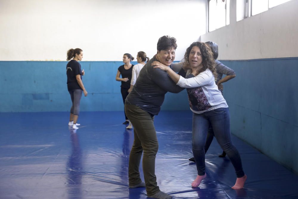 La Policía imparte un curso de autoprotección para mujeres