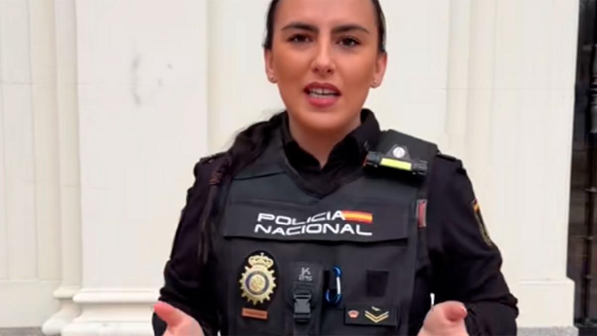 La Policía Nacional emite una alerta general que salpica a los asturianos: "No lleves tú móvil junto a tu documentación y el dinero"