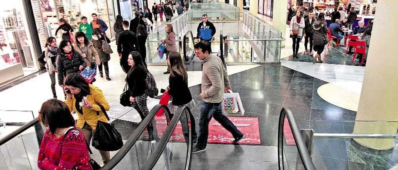 El centro comercial Arena, en el primer día de rebajas.